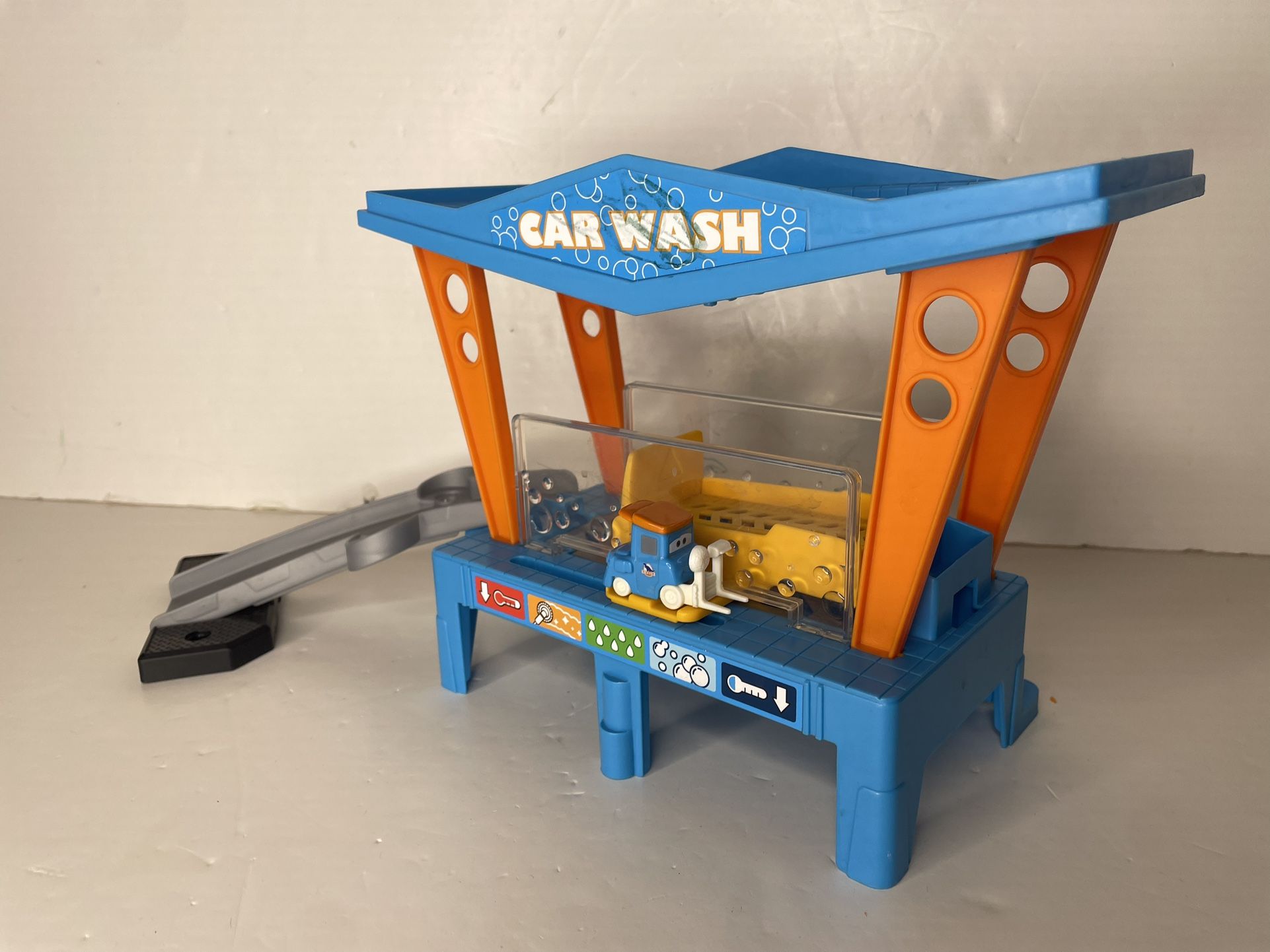 Disney Cars Dinoco Car Wash