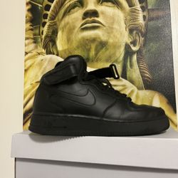 Black Air Force One Sneakers Size 6 Men’s 