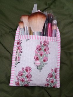 Makeup Brush Set with Floral Pouch
