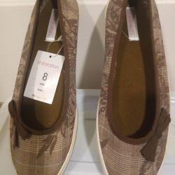 Cute Exhilaration Ladies Sneakers Size 8  Canvas Slip-ons with Bow Tie