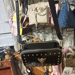 Valentino Oralndi MSRP $260