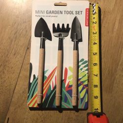 MINI GARDEN TOOL SET. 