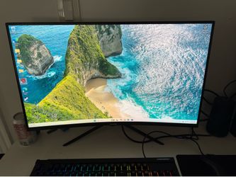 Curved gaming monitor