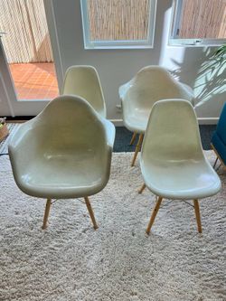 Set of 4 Modernica Case Study Fiberglass Chairs