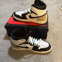 Air Jordan 1 Retro High OG “Bleached Coral” Size 9
