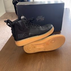 Nike Air Force 1 SF MID