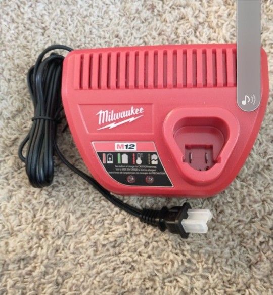 Milwaukee M12 Charger