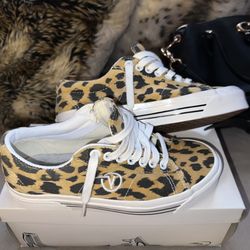 Vans Women’s Size 6 1/2