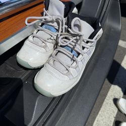 Boys Jordan Sneakers 