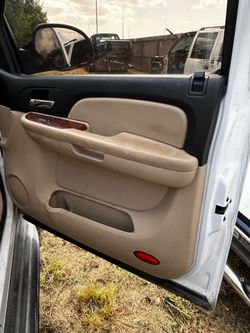 Passenger side door panel/ 07 Chevy Tahoe