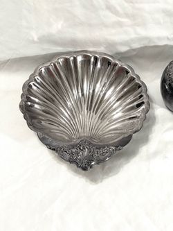 Antique heavy silver plate (Wallace) shell bowl serving dish. 11.5”