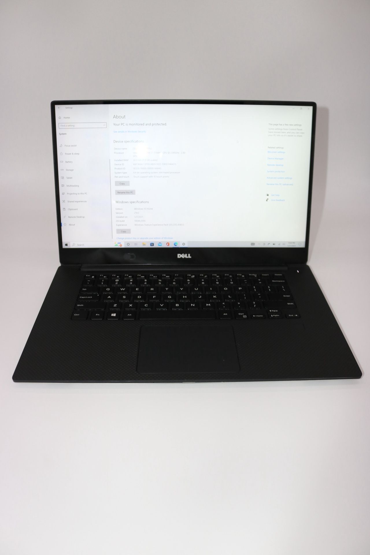 Dell XPS 9560 15.6” 4K UHD Touchscreen 32gb 1 TB RAM Intel i7 Laptop Computer