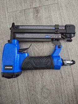 Kobalt KBAT232 23-Ga Straight Pin Nailer Air Nailer, 100 PSI Max Blue/Black