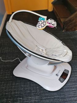 Mommaroo Baby Swing