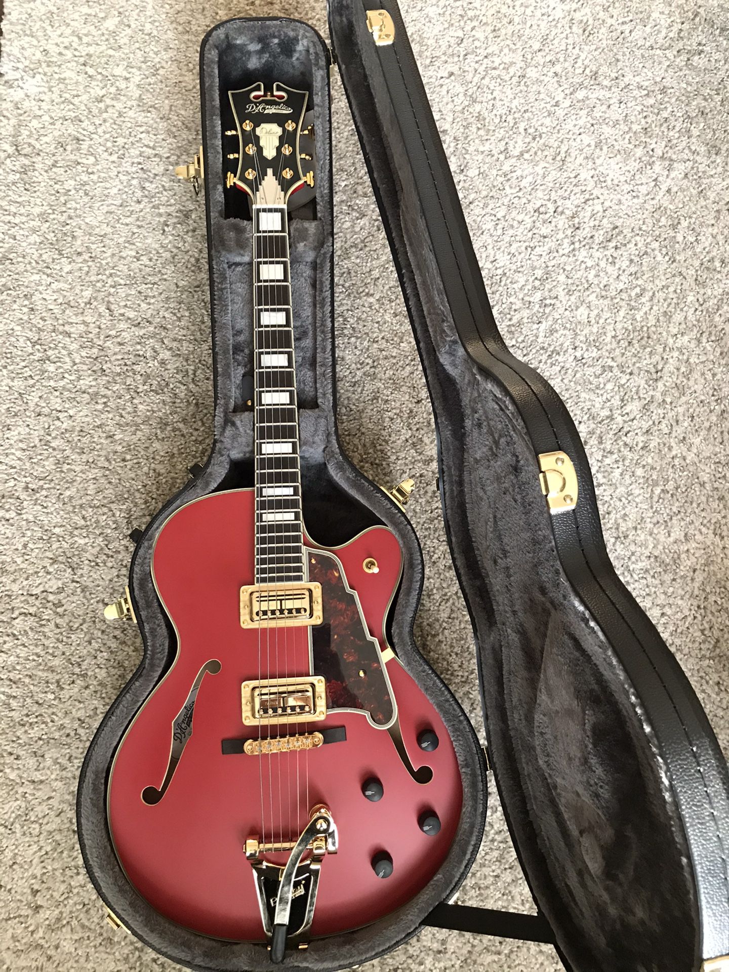 D'Angelico Deluxe 175 - cherry red - Limited Edition obo