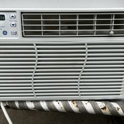 GE air Conditioner 6500 BTU With Remote. for Sale in Queens, NY - OfferUp