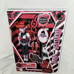 MONSTER HIGH CREEPRODUCTION 2015 OPERETTA DOLL NEW IN BOX---PRICE IS FIRM