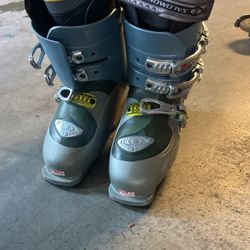 Women’s Ski Boot 