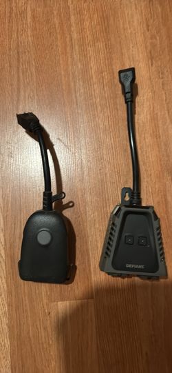 2 Outdoor Plug-In Light Controllers / Timers – Weather Resistant