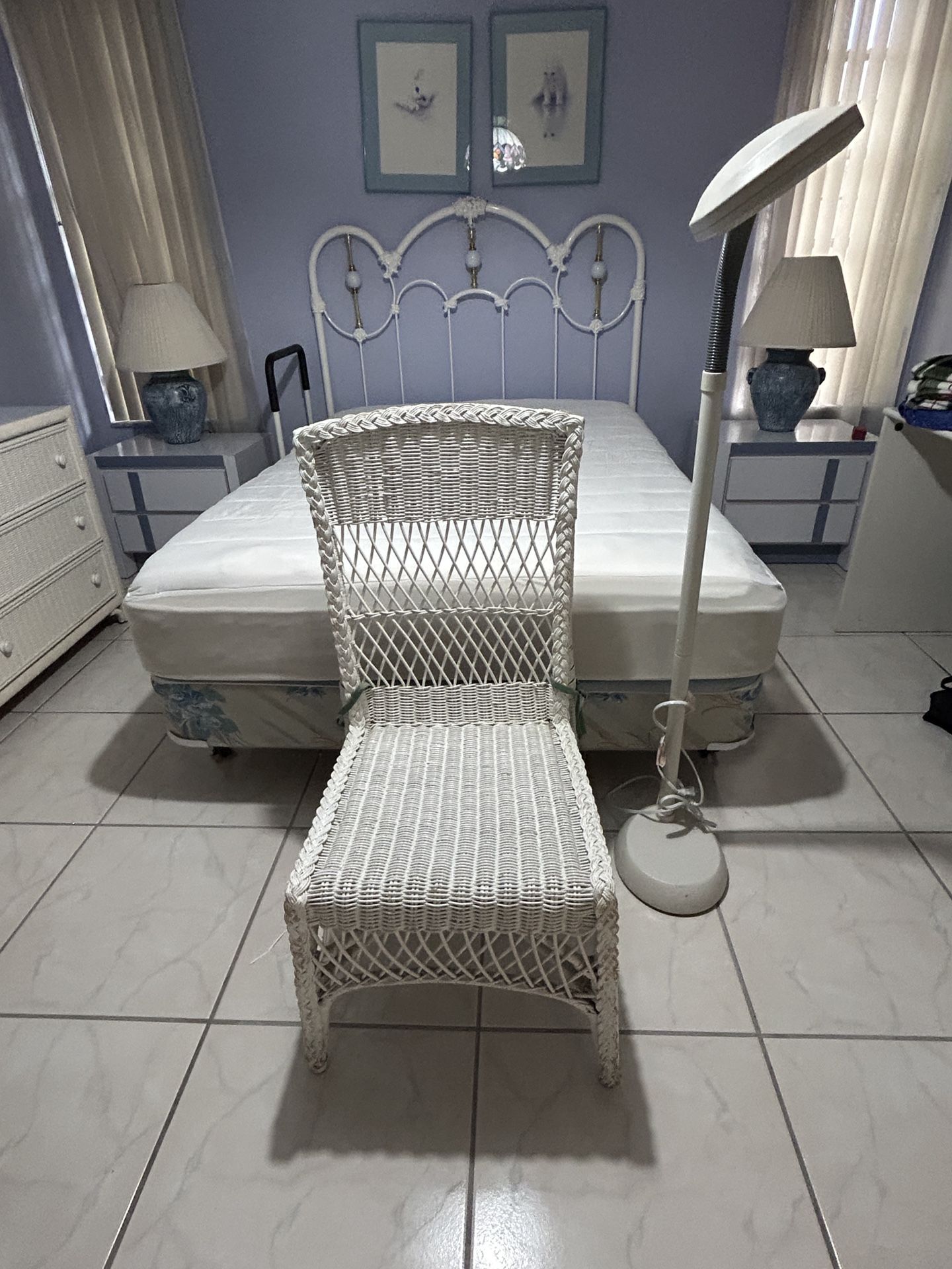 Full size bed with mattress and dresser, nightstands chest of drawers, white