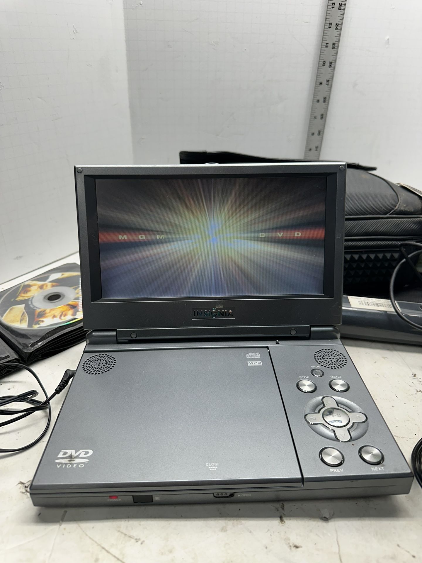 Insignia NS-PDVD9 Portable DVD Player 9" Display Charger #P