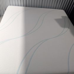 Tempur Pedic Pro Adapt Medium Hybrid King mattress with Ease Adjustable Base