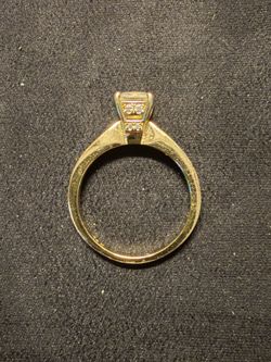 Women’s Engagement Ring