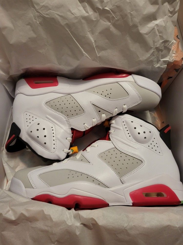 Jordan Retro 6's Hare DS Size 10.5