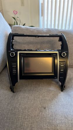 2012-2014 Toyota Camry stock stereo