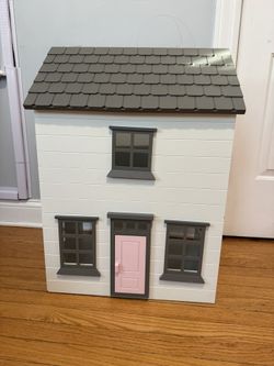 Pottery Barn Westport Dollhouse