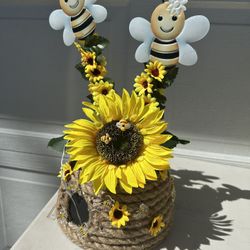 Bee Hive Center Pieces 