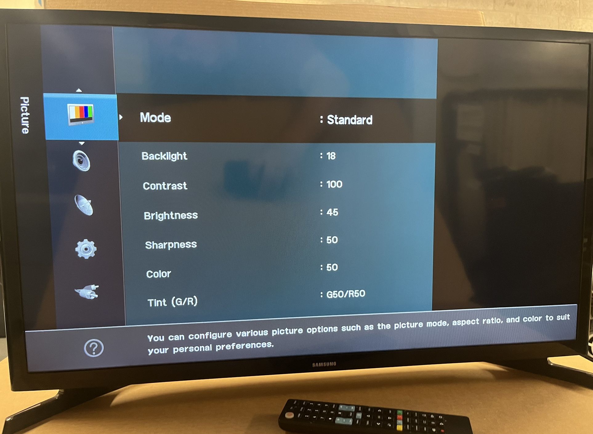 Samsung TV , 32 inches, not smart. $20