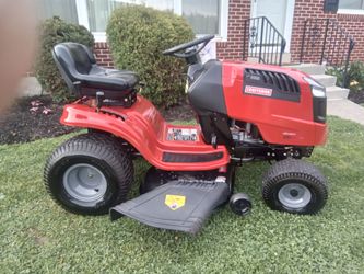 REAL NICE, CRAFTSMAN LT2000 AUTOMATIC RIDING MOWER