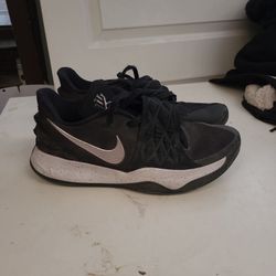 Nike Kyrie 
