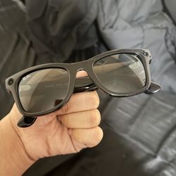 Ray-Ban Meta Glasses 