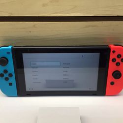 Nintendo Switch 32GB (v2) + Accessories
