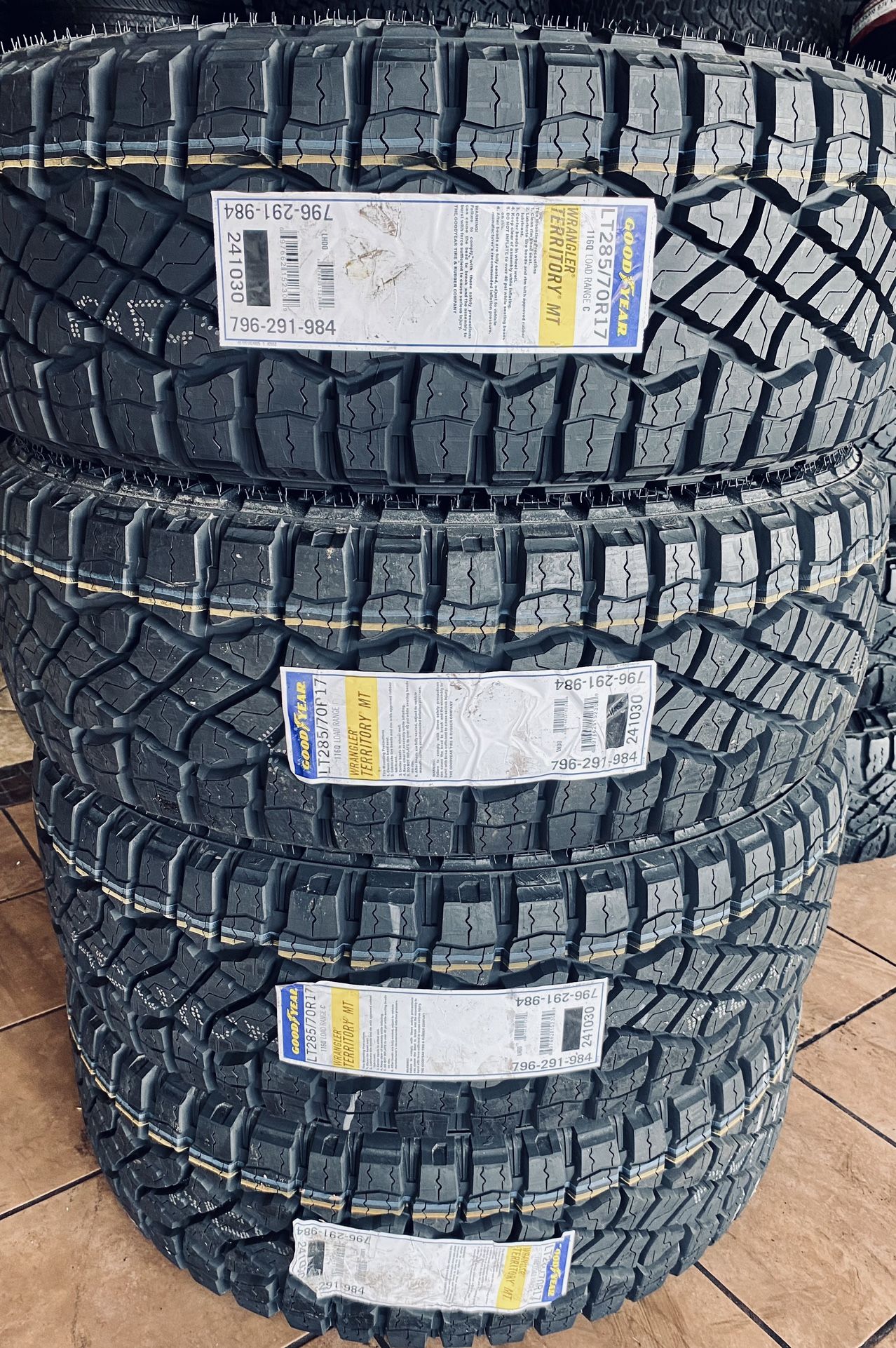 Goodyear Wrangler Territory MT LT285/70R17 for Sale in Chula Vista, CA