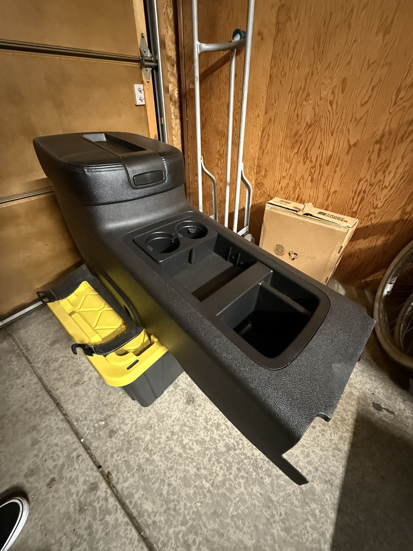07-13 LT2 center console Chevy Silverado GMC Sierra