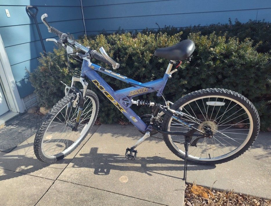 Mongoose 26" Mountain Bike