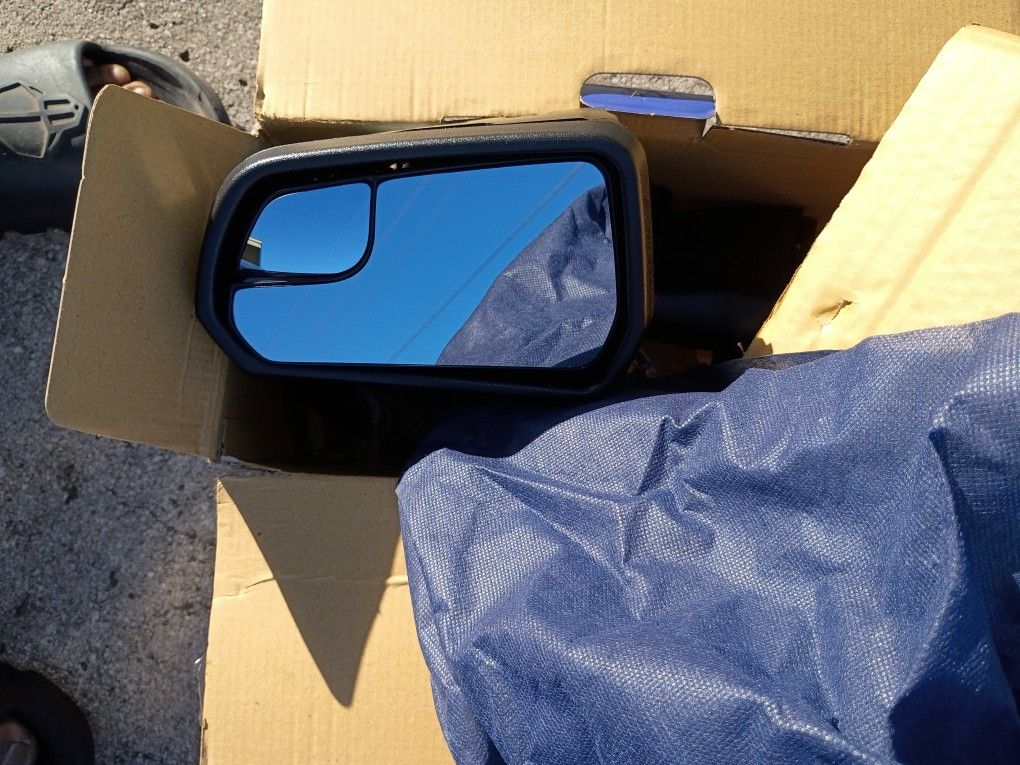 Mustang Parts Right Mirror And Headlights 