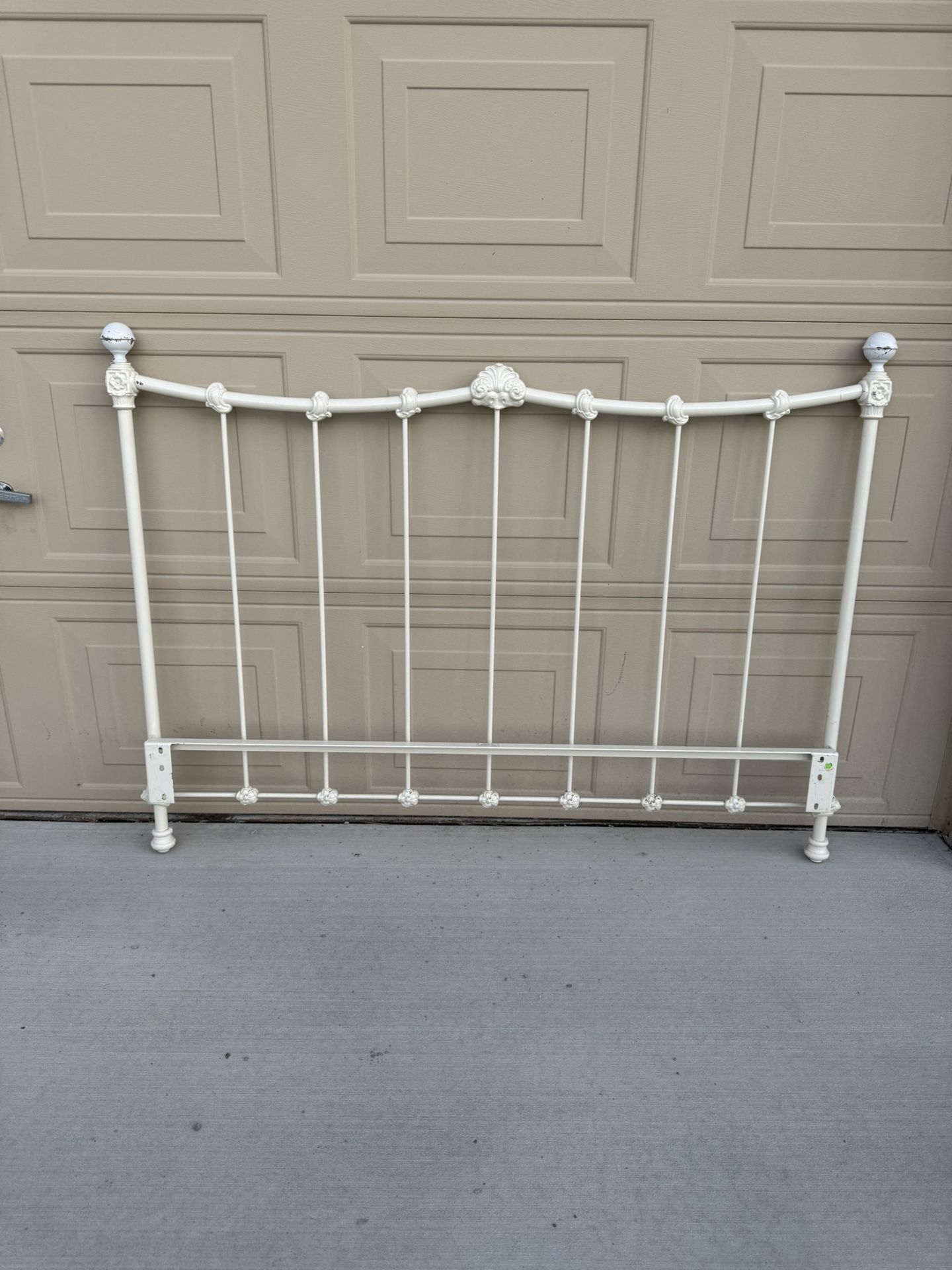 Headboard  Queen / Full Size