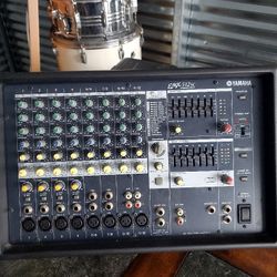 Yamaha PA System....includes Stands.