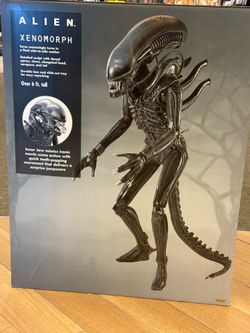 Spirit Halloween Aliens Xenomorph Life-Size Prop 2026 SOLD OUT - IN HAND