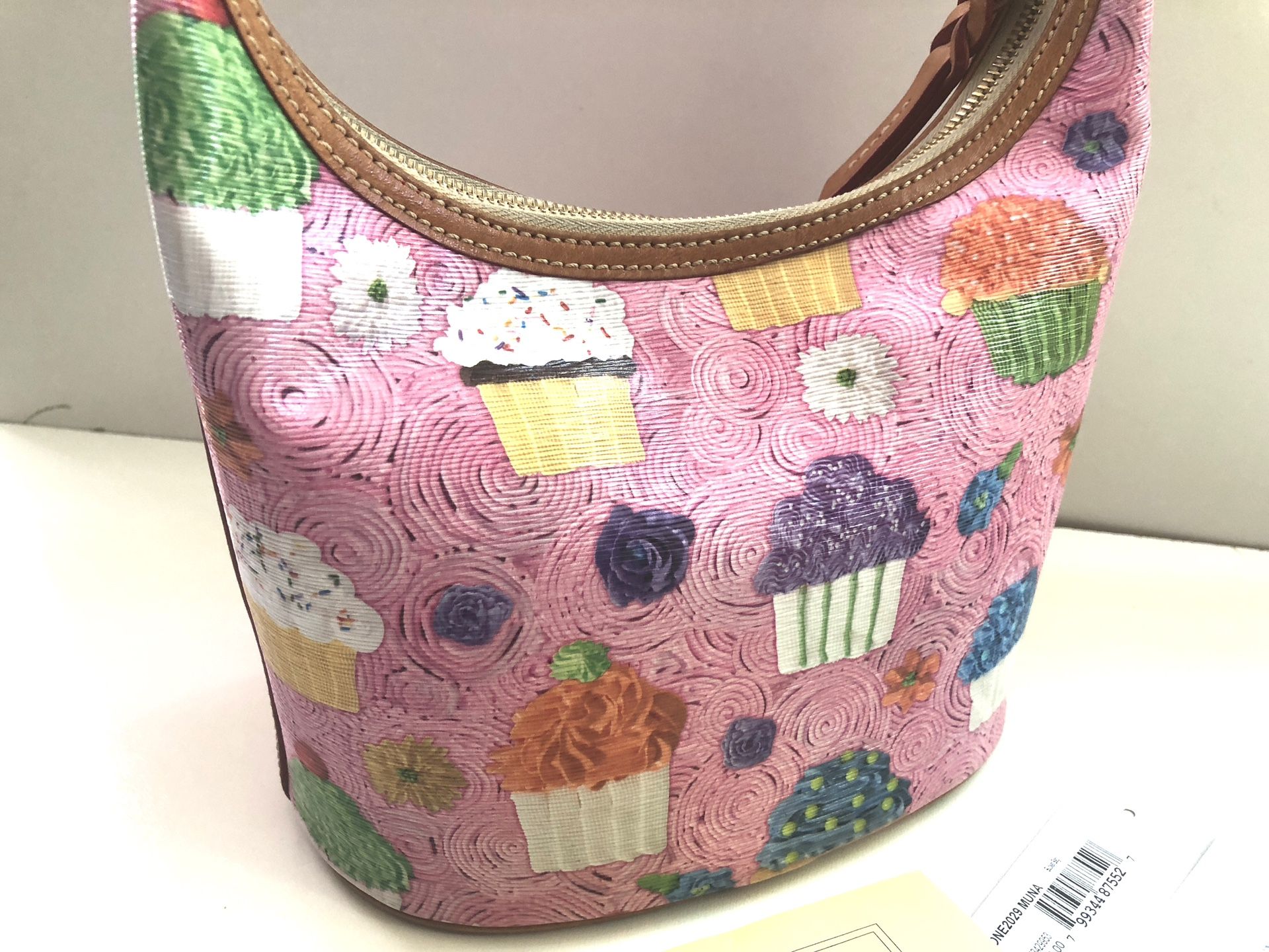 🧁DOONEY & BOURKE PINK CUPCAKE Limited Edition Bucket Bag Purse / Handbag RARE🧁