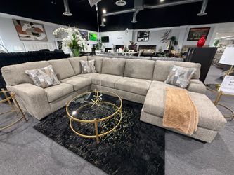 SECTIONAL WITH PULL OUT BED