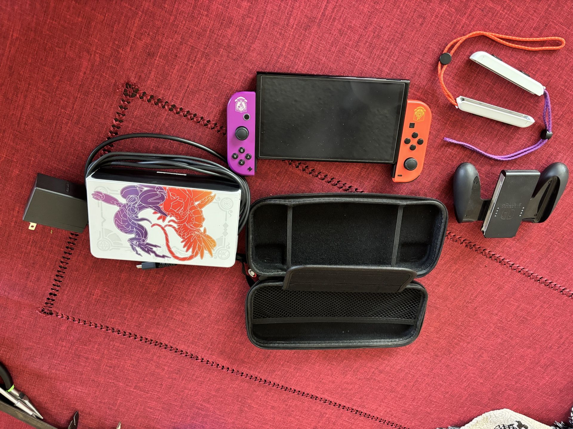 Nintendo Switch OLED - Pokemon Edition