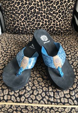 Yellow Box Size 8