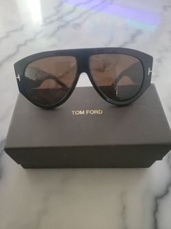 Bronson Sunglasses in Shiny Brown & Smoke
TOM FORD