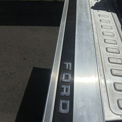 Molding Tail Gate 