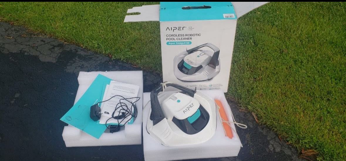Aiper Seagull SE Cordless Robotic Pool Vacuum